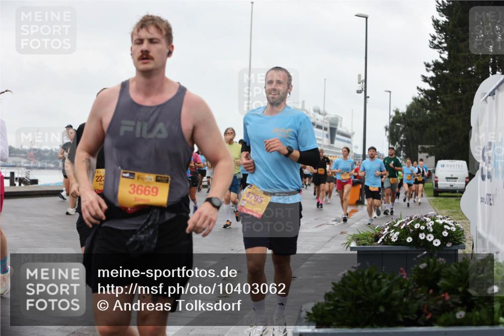 13.09.2026 - Kiel Lauf Andreas Tolksdorf http://msf.ph/oto/10403062 13.09.2026 11:03:05 Kiellinie 38, 223, 1, 39, 3669, 4, 35, 4795 meine-sportfotos.de