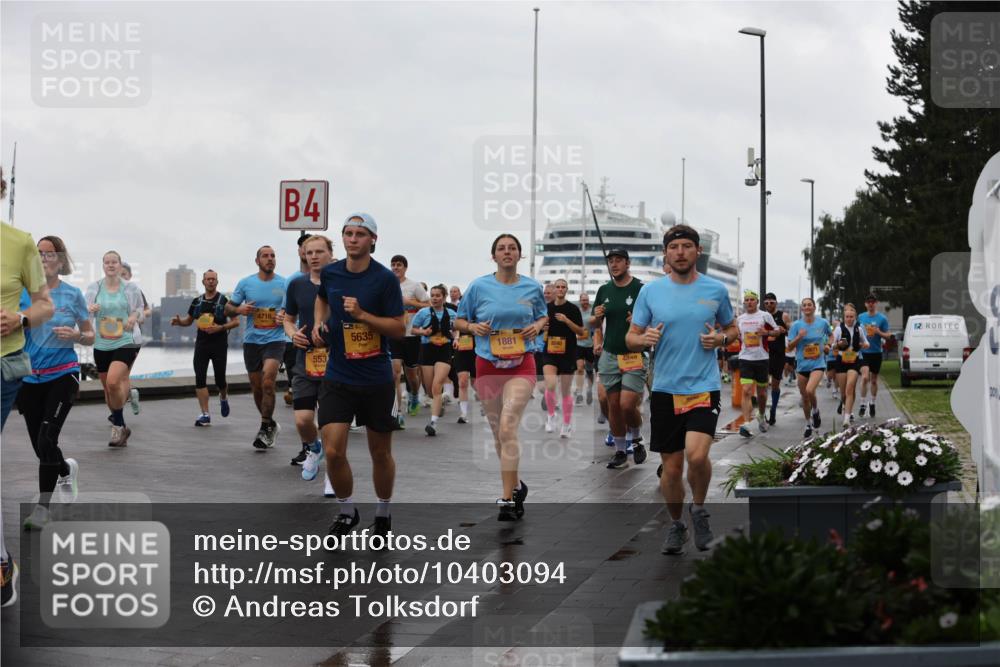13.09.2026 - Kiel Lauf Andreas Tolksdorf http://msf.ph/oto/10403094 13.09.2026 11:03:09 Kiellinie 4716, 4, 553, 5635, 1881, 80401, 4349, 00 meine-sportfotos.de