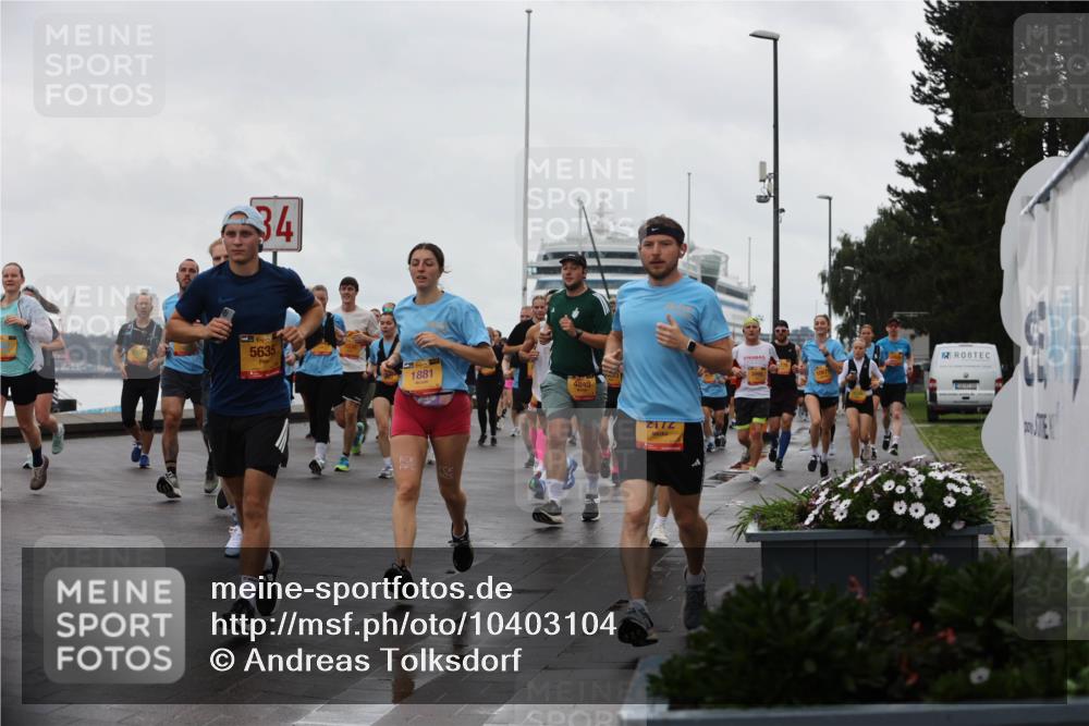 13.09.2026 - Kiel Lauf Andreas Tolksdorf http://msf.ph/oto/10403104 13.09.2026 11:03:09 Kiellinie 34, 5635, 1881, 4849, 2172 meine-sportfotos.de