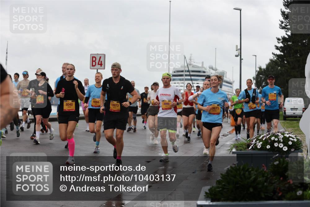 13.09.2026 - Kiel Lauf Andreas Tolksdorf http://msf.ph/oto/10403137 13.09.2026 11:03:13 Kiellinie 4, 5303, 6664, 8040, 10973, 3999, 0671, 6471, 11436 meine-sportfotos.de