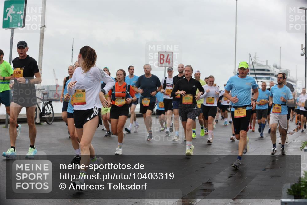13.09.2026 - Kiel Lauf Andreas Tolksdorf http://msf.ph/oto/10403319 13.09.2026 11:03:26 Kiellinie 12060, 4, 38, 4593, 8212, 4955, 7500, 3011, 6465 meine-sportfotos.de