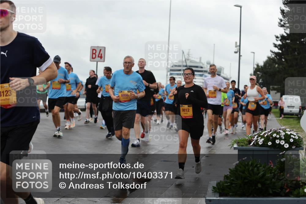 13.09.2026 - Kiel Lauf Andreas Tolksdorf http://msf.ph/oto/10403371 13.09.2026 11:03:29 Kiellinie 38, 123, 11324, 4, 6006, 39, 9812, 11925 meine-sportfotos.de