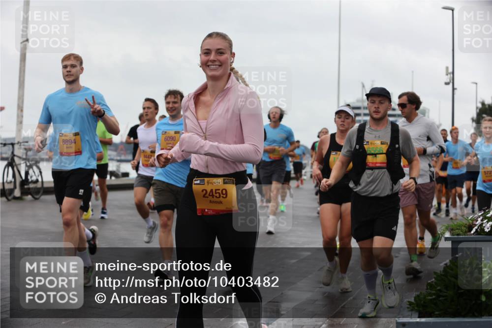 13.09.2026 - Kiel Lauf Andreas Tolksdorf http://msf.ph/oto/10403482 13.09.2026 11:03:44 Kiellinie 8894, 1447, 6090, 38, 2459, 6566, 572 meine-sportfotos.de