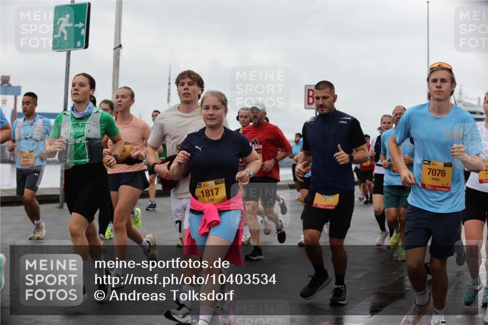 13.09.2026 - Kiel Lauf Andreas Tolksdorf http://msf.ph/oto/10403534 13.09.2026 11:03:49 Kiellinie 10422, 38, 1817, 38, 7076, 2 meine-sportfotos.de