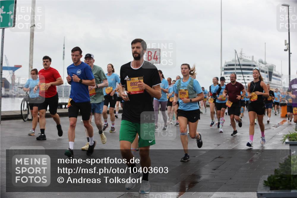 13.09.2026 - Kiel Lauf Andreas Tolksdorf http://msf.ph/oto/10403603 13.09.2026 11:03:54 Kiellinie 1453, 38, 892, 4, 2760, 6529, 80 meine-sportfotos.de