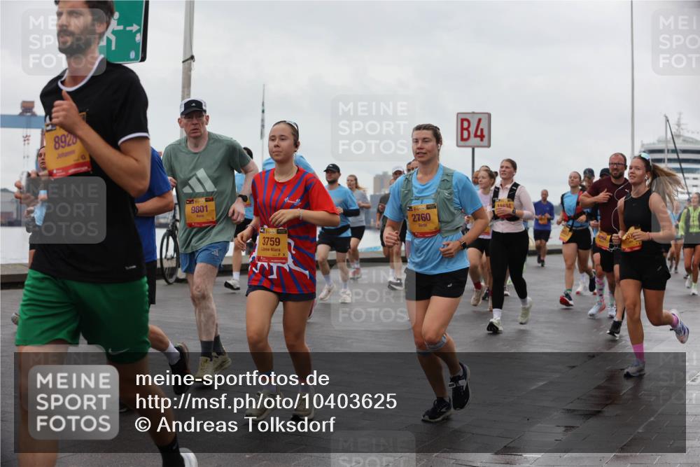 13.09.2026 - Kiel Lauf Andreas Tolksdorf http://msf.ph/oto/10403625 13.09.2026 11:03:55 Kiellinie 8920, 9801, 3759, 4, 38, 2760, 11634 meine-sportfotos.de
