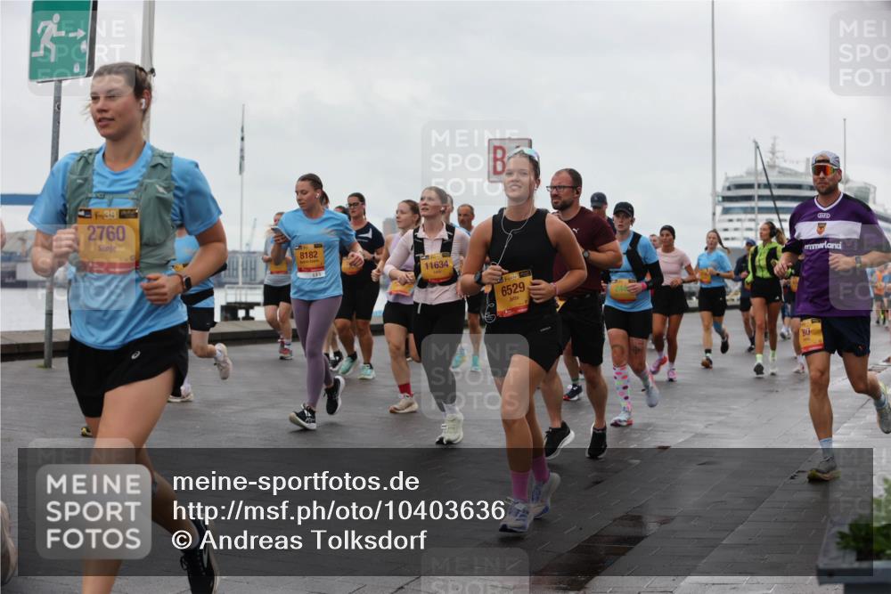 13.09.2026 - Kiel Lauf Andreas Tolksdorf http://msf.ph/oto/10403636 13.09.2026 11:03:56 Kiellinie 1, 39, 2760, 8182, 11634, 39, 6529, 80 meine-sportfotos.de