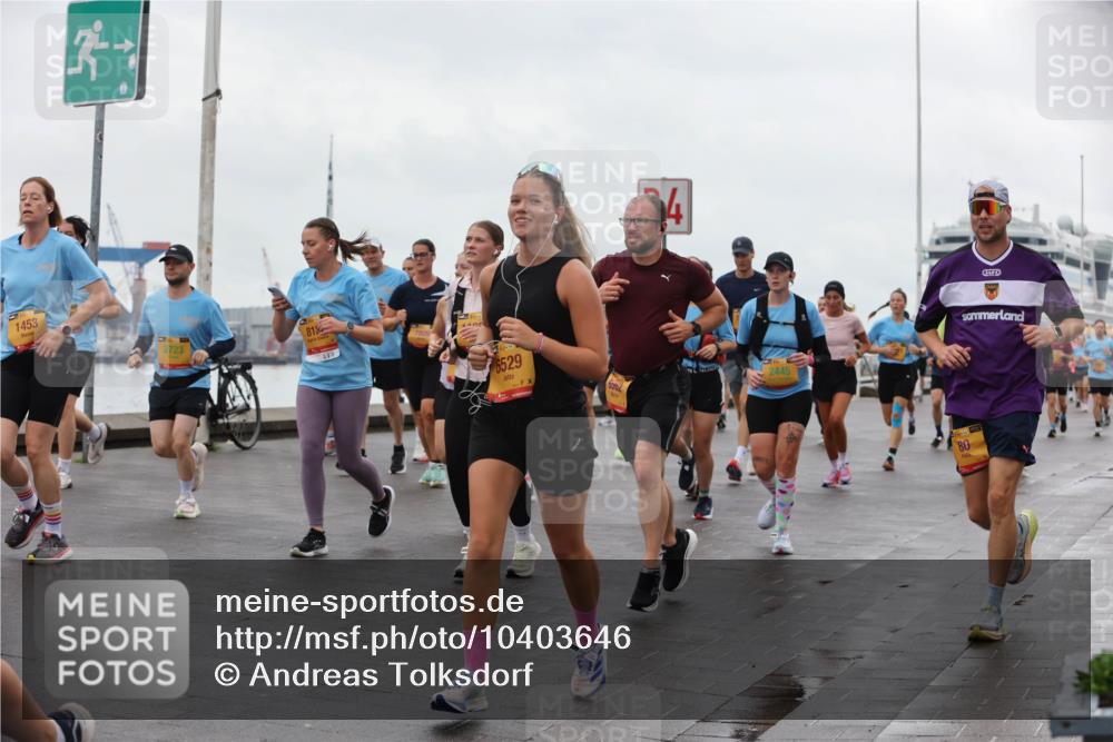 13.09.2026 - Kiel Lauf Andreas Tolksdorf http://msf.ph/oto/10403646 13.09.2026 11:03:56 Kiellinie 1453, 2723, 813, 6529, 2445, 80 meine-sportfotos.de