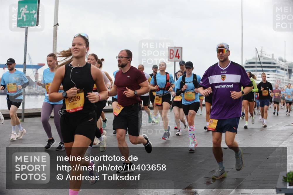 13.09.2026 - Kiel Lauf Andreas Tolksdorf http://msf.ph/oto/10403658 13.09.2026 11:03:57 Kiellinie 3, 2723, 8, 6529, 8562, 4, 3653, 2445, 80, 6343, 3 meine-sportfotos.de
