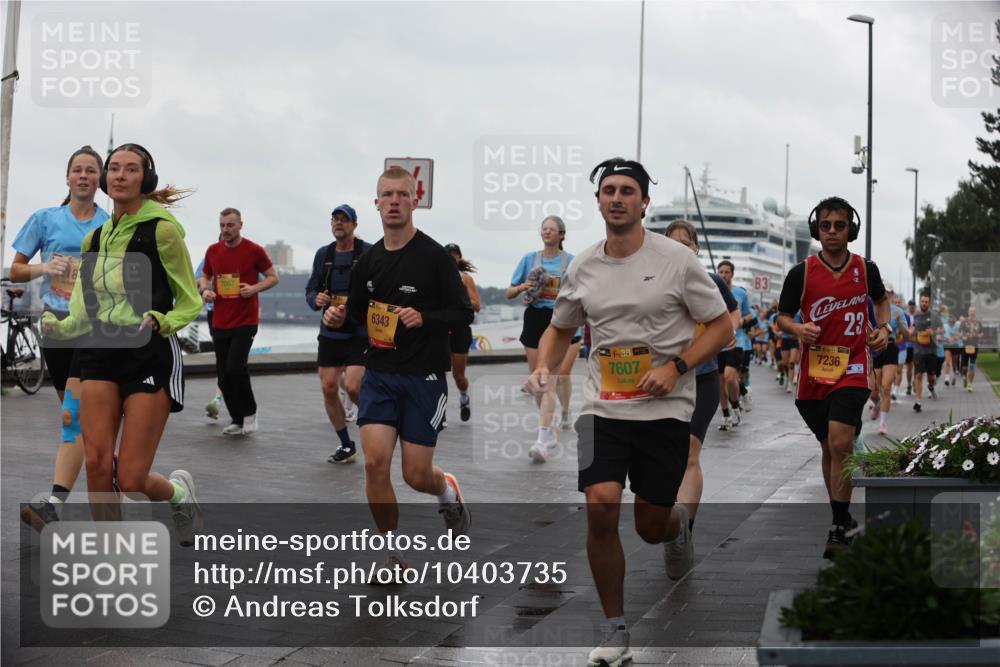 13.09.2026 - Kiel Lauf Andreas Tolksdorf http://msf.ph/oto/10403735 13.09.2026 11:04:01 Kiellinie 6343, 38, 7607, 3, 7236, 23 meine-sportfotos.de