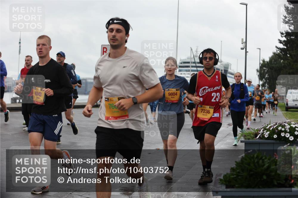 13.09.2026 - Kiel Lauf Andreas Tolksdorf http://msf.ph/oto/10403752 13.09.2026 11:04:02 Kiellinie 6343, 38, 76, 9804, 38, 7236, 23 meine-sportfotos.de