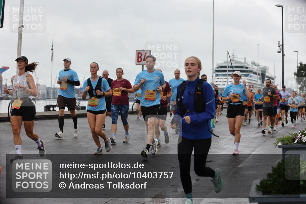 13.09.2026 - Kiel Lauf Andreas Tolksdorf http://msf.ph/oto/10403757 13.09.2026 11:04:05 Kiellinie 6304, 2933, 10402, 3, 11891 meine-sportfotos.de