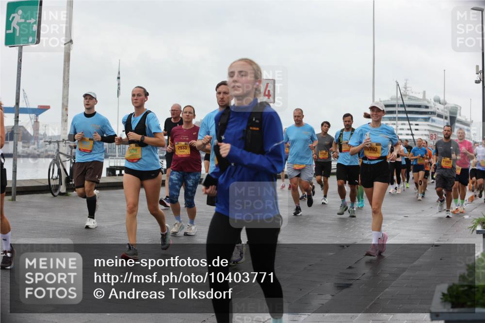 13.09.2026 - Kiel Lauf Andreas Tolksdorf http://msf.ph/oto/10403771 13.09.2026 11:04:05 Kiellinie 42, 195, 2933, 4, 1072, 793, 3, 11891 meine-sportfotos.de