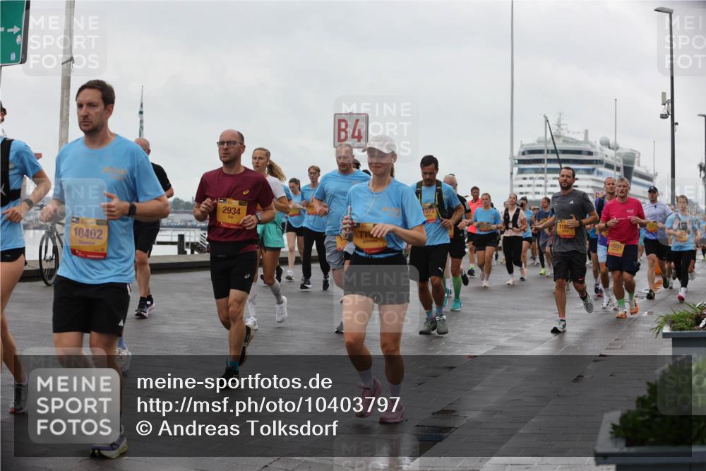 13.09.2026 - Kiel Lauf Andreas Tolksdorf http://msf.ph/oto/10403797 13.09.2026 11:04:06 Kiellinie 10402, 2934, 4, 1072, 1185, 12231 meine-sportfotos.de