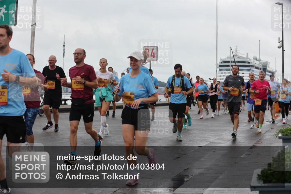 13.09.2026 - Kiel Lauf Andreas Tolksdorf http://msf.ph/oto/10403804 13.09.2026 11:04:07 Kiellinie 2934, 933 meine-sportfotos.de