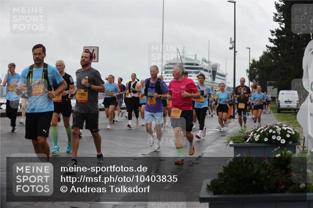 13.09.2026 - Kiel Lauf Andreas Tolksdorf http://msf.ph/oto/10403835 13.09.2026 11:04:09 Kiellinie 2597, 1072, 11891, 12231, 000 meine-sportfotos.de