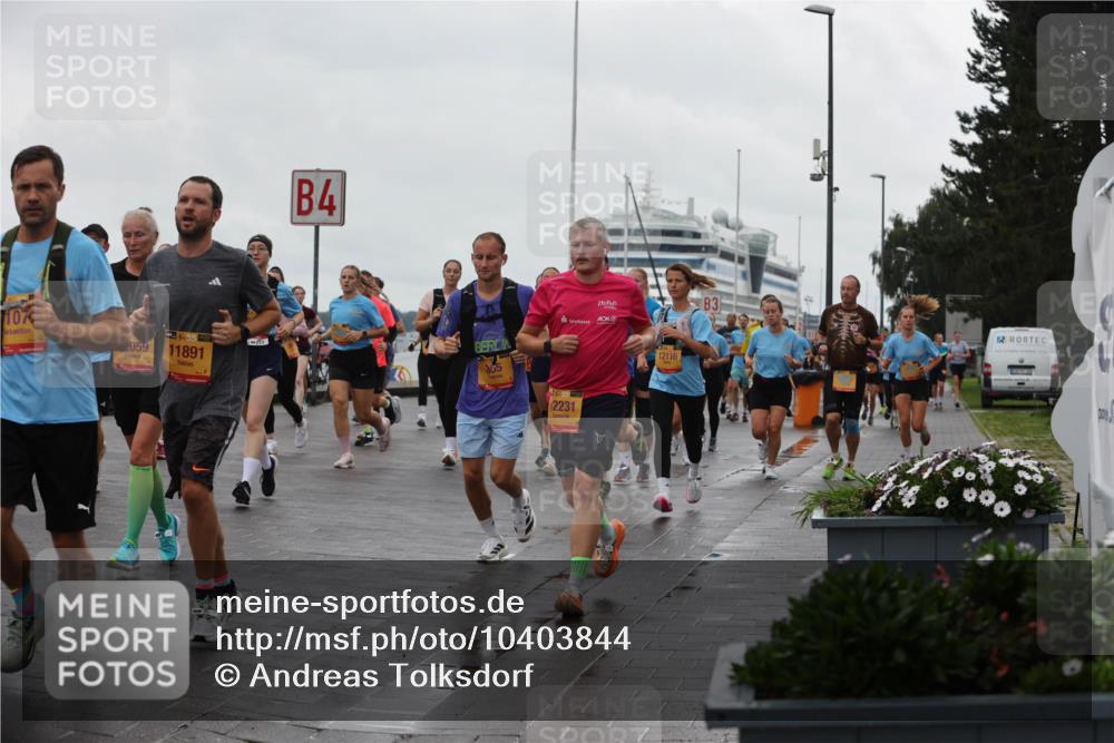 13.09.2026 - Kiel Lauf Andreas Tolksdorf http://msf.ph/oto/10403844 13.09.2026 11:04:09 Kiellinie 107, 38, 2059, 11891, 4, 355, 38, 2231, 12116, 3 meine-sportfotos.de
