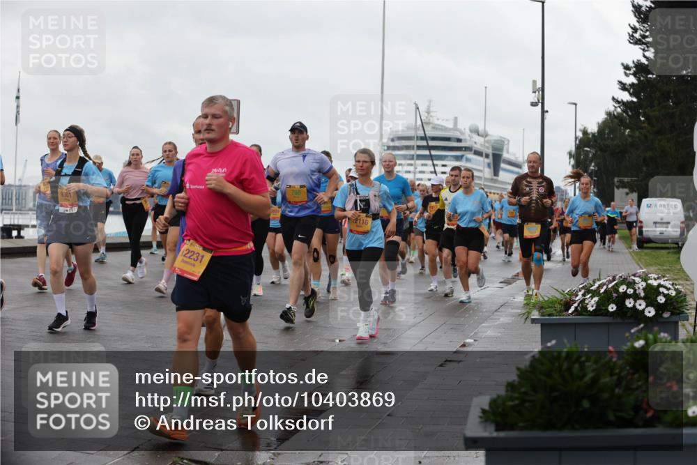 13.09.2026 - Kiel Lauf Andreas Tolksdorf http://msf.ph/oto/10403869 13.09.2026 11:04:10 Kiellinie 9301, 1135, 2231, 768, 2116 meine-sportfotos.de