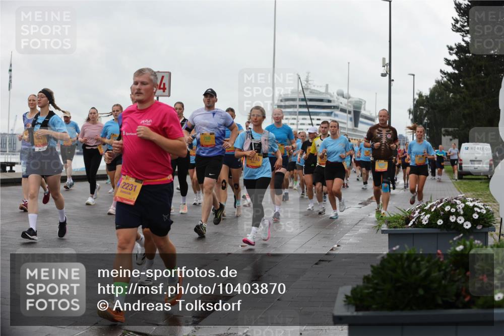 13.09.2026 - Kiel Lauf Andreas Tolksdorf http://msf.ph/oto/10403870 13.09.2026 11:04:10 Kiellinie 9301, 38, 2231, 768, 12116 meine-sportfotos.de