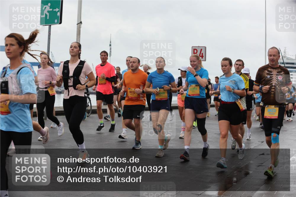 13.09.2026 - Kiel Lauf Andreas Tolksdorf http://msf.ph/oto/10403921 13.09.2026 11:04:13 Kiellinie 50, 24, 8289, 9032, 6609, 38, 5623 meine-sportfotos.de