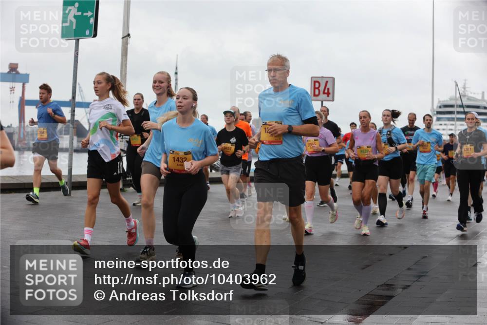 13.09.2026 - Kiel Lauf Andreas Tolksdorf http://msf.ph/oto/10403962 13.09.2026 11:04:17 Kiellinie 3, 2904, 4, 3955, 1207, 9432, 4387, 9457, 21, 38, 1432 meine-sportfotos.de