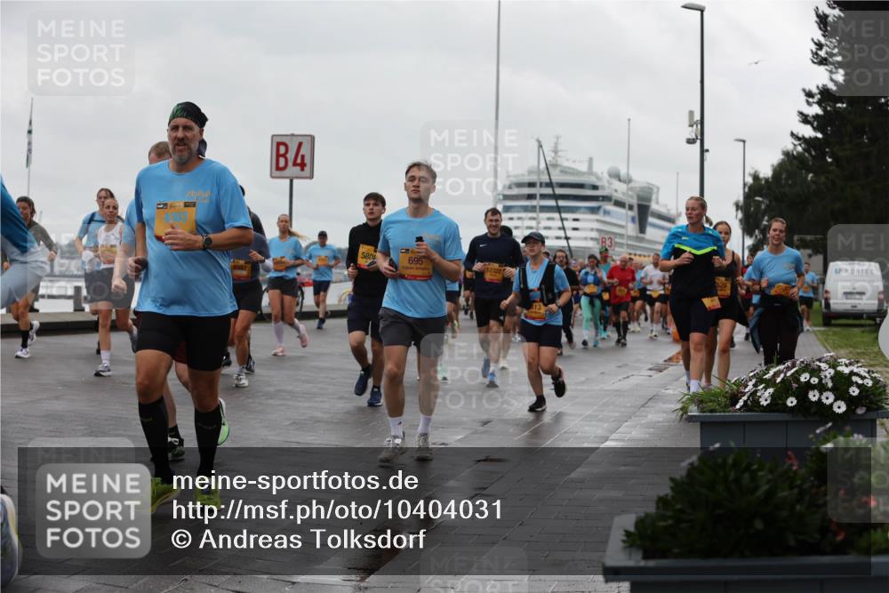 13.09.2026 - Kiel Lauf Andreas Tolksdorf http://msf.ph/oto/10404031 13.09.2026 11:04:24 Kiellinie 4, 580, 695, 12322, 9397 meine-sportfotos.de