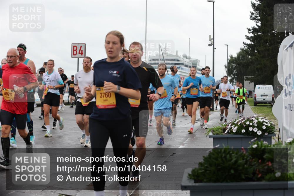 13.09.2026 - Kiel Lauf Andreas Tolksdorf http://msf.ph/oto/10404158 13.09.2026 11:04:34 Kiellinie 8873, 4, 3760, 3, 8196 meine-sportfotos.de