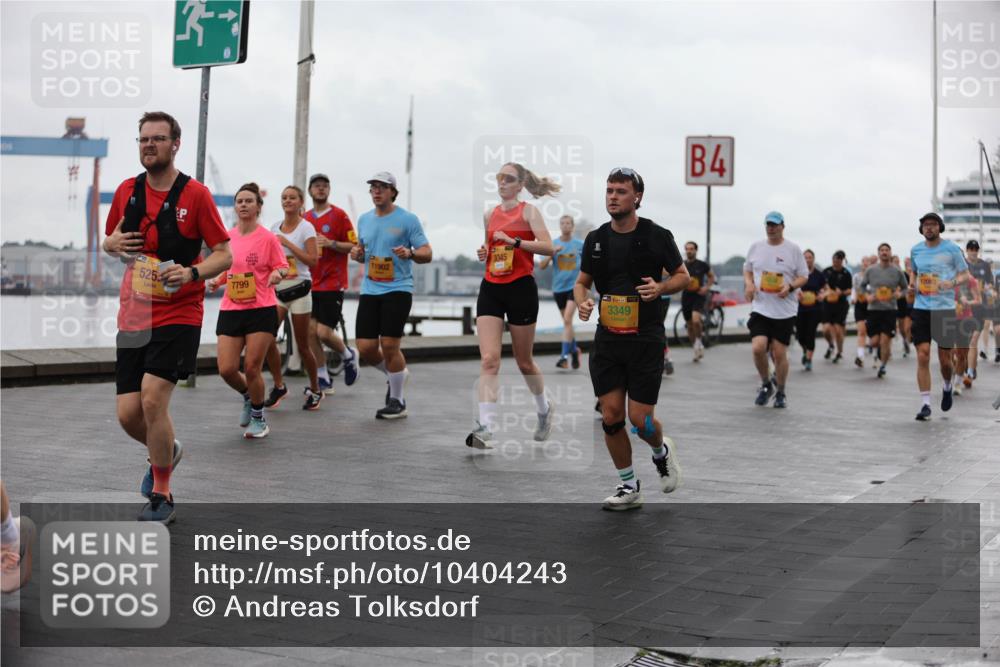 13.09.2026 - Kiel Lauf Andreas Tolksdorf http://msf.ph/oto/10404243 13.09.2026 11:04:58 Kiellinie 525, 11902, 7799, 3045, 3349, 4, 12083 meine-sportfotos.de