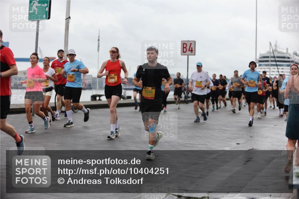 13.09.2026 - Kiel Lauf Andreas Tolksdorf http://msf.ph/oto/10404251 13.09.2026 11:04:58 Kiellinie 3, 11902, 7799, 3045, 3349, 4, 12083 meine-sportfotos.de