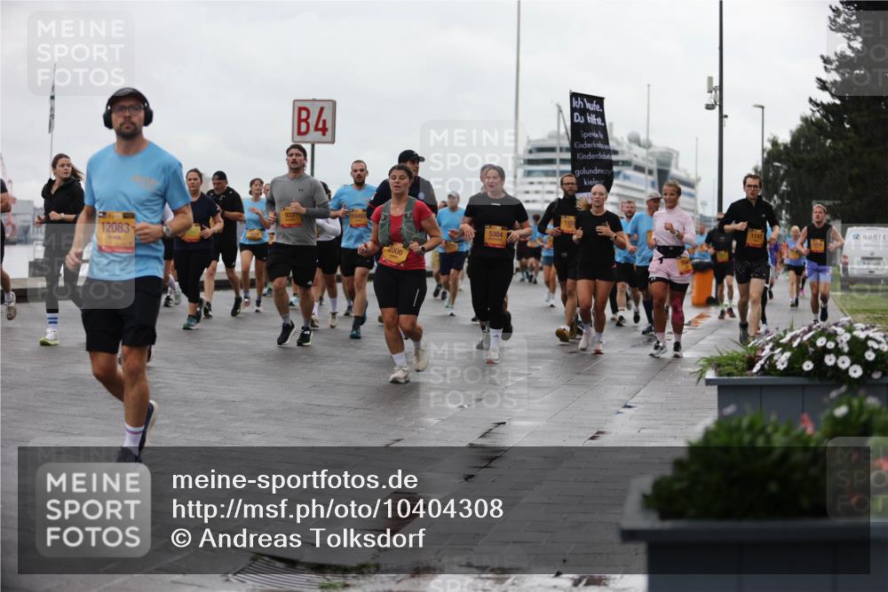 13.09.2026 - Kiel Lauf Andreas Tolksdorf http://msf.ph/oto/10404308 13.09.2026 11:05:02 Kiellinie 4, 12083, 933, 10493, 2006, 5304, 1747 meine-sportfotos.de