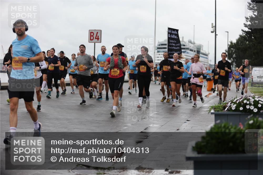 13.09.2026 - Kiel Lauf Andreas Tolksdorf http://msf.ph/oto/10404313 13.09.2026 11:05:02 Kiellinie 4, 12083, 10493, 2006, 5304, 1747 meine-sportfotos.de
