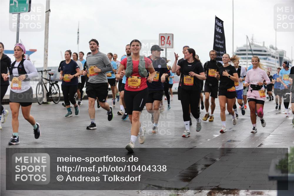 13.09.2026 - Kiel Lauf Andreas Tolksdorf http://msf.ph/oto/10404338 13.09.2026 11:05:04 Kiellinie 9751, 93, 4, 2006, 5304, 1320, 508 meine-sportfotos.de