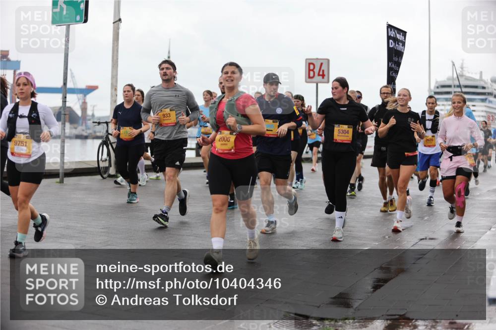 13.09.2026 - Kiel Lauf Andreas Tolksdorf http://msf.ph/oto/10404346 13.09.2026 11:05:04 Kiellinie 9751, 933, 2006, 4, 5304, 2620, 3 meine-sportfotos.de