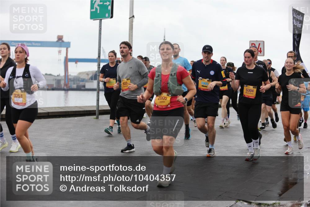 13.09.2026 - Kiel Lauf Andreas Tolksdorf http://msf.ph/oto/10404357 13.09.2026 11:05:05 Kiellinie 9751, 933, 2006, 39, 3905, 5304 meine-sportfotos.de