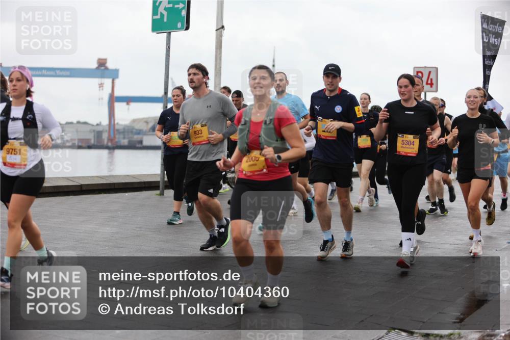 13.09.2026 - Kiel Lauf Andreas Tolksdorf http://msf.ph/oto/10404360 13.09.2026 11:05:05 Kiellinie 9751, 933, 2000, 34, 5304 meine-sportfotos.de