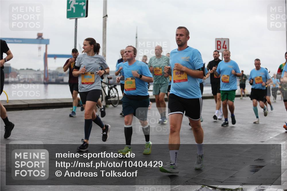 13.09.2026 - Kiel Lauf Andreas Tolksdorf http://msf.ph/oto/10404429 13.09.2026 11:05:15 Kiellinie 4344, 39, 9066, 9649, 4, 11044, 9009 meine-sportfotos.de