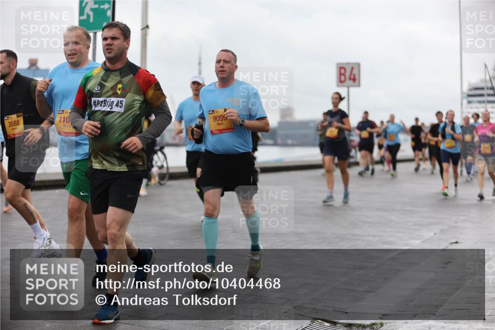 13.09.2026 - Kiel Lauf Andreas Tolksdorf http://msf.ph/oto/10404468 13.09.2026 11:05:18 Kiellinie 3588, 110, 45, 9099, 4 meine-sportfotos.de