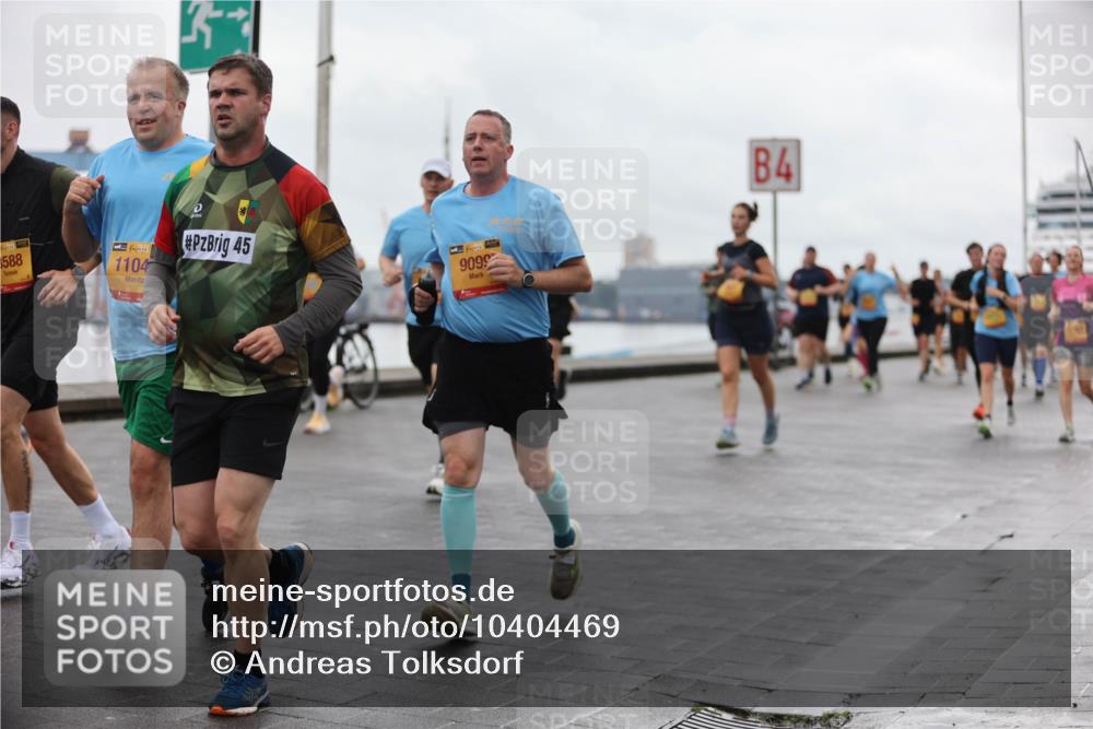 13.09.2026 - Kiel Lauf Andreas Tolksdorf http://msf.ph/oto/10404469 13.09.2026 11:05:18 Kiellinie 3588, 38, 1104, 45, 39, 9099, 4 meine-sportfotos.de