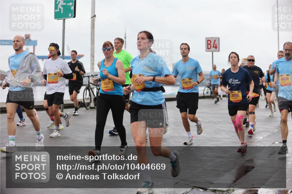 13.09.2026 - Kiel Lauf Andreas Tolksdorf http://msf.ph/oto/10404669 13.09.2026 11:05:34 Kiellinie 1337, 4, 10619, 39, 5055, 10832 meine-sportfotos.de
