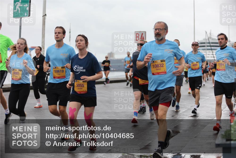 13.09.2026 - Kiel Lauf Andreas Tolksdorf http://msf.ph/oto/10404685 13.09.2026 11:05:35 Kiellinie 3, 9981, 10619, 39, 5055, 4, 4, 39, 10832, 4660, 11894 meine-sportfotos.de