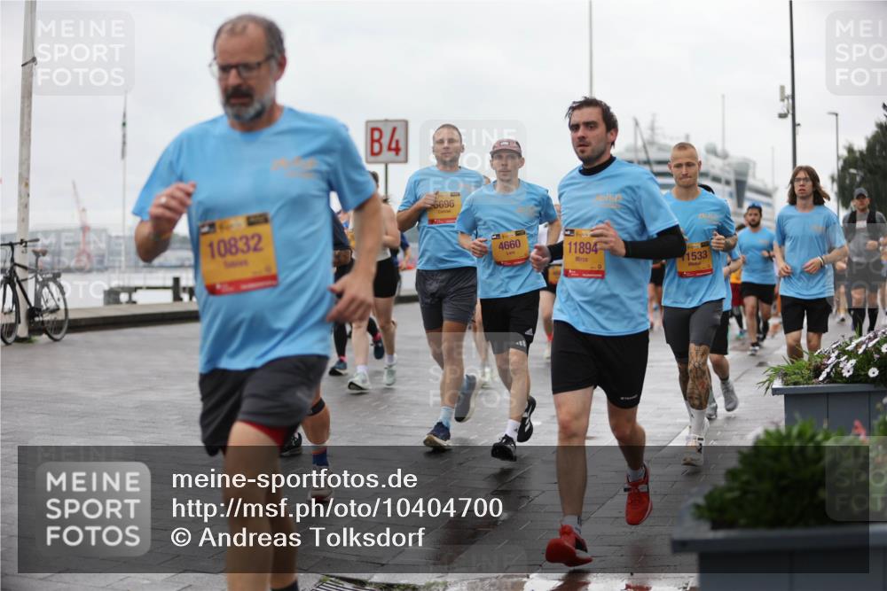 13.09.2026 - Kiel Lauf Andreas Tolksdorf http://msf.ph/oto/10404700 13.09.2026 11:05:36 Kiellinie 10832, 4, 5696, 4660, 1, 39, 11894, 1533 meine-sportfotos.de