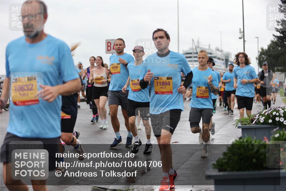 13.09.2026 - Kiel Lauf Andreas Tolksdorf http://msf.ph/oto/10404706 13.09.2026 11:05:36 Kiellinie 10832, 5696, 4660, 38, 11894, 11533 meine-sportfotos.de