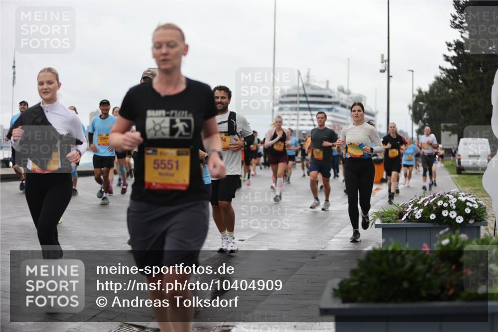 13.09.2026 - Kiel Lauf Andreas Tolksdorf http://msf.ph/oto/10404909 13.09.2026 11:06:03 Kiellinie 12564, 71, 11, 5551, 74 meine-sportfotos.de