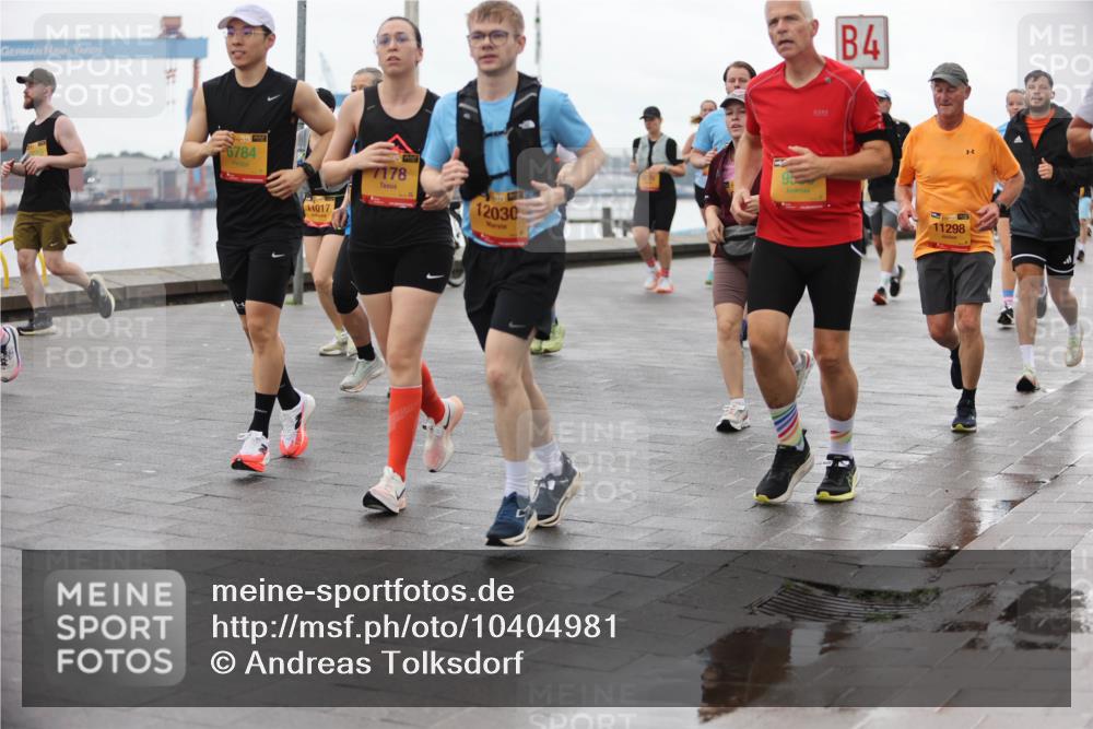 13.09.2026 - Kiel Lauf Andreas Tolksdorf http://msf.ph/oto/10404981 13.09.2026 11:06:11 Kiellinie 6784, 1017, 7178, 12030, 4, 11298 meine-sportfotos.de