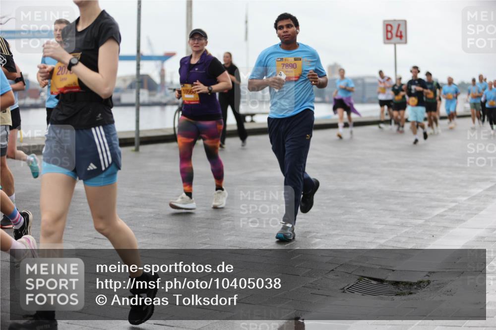 13.09.2026 - Kiel Lauf Andreas Tolksdorf http://msf.ph/oto/10405038 13.09.2026 11:06:15 Kiellinie 201, 3, 7890, 4 meine-sportfotos.de