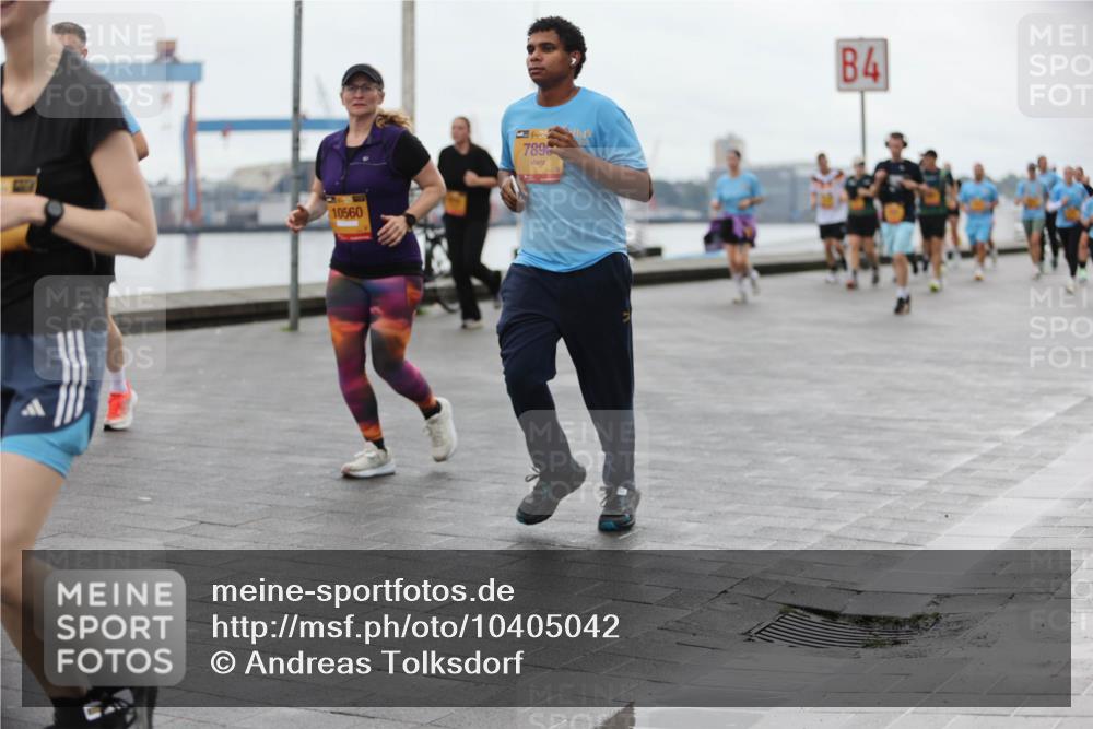 13.09.2026 - Kiel Lauf Andreas Tolksdorf http://msf.ph/oto/10405042 13.09.2026 11:06:15 Kiellinie 10560, 35, 7896, 4 meine-sportfotos.de