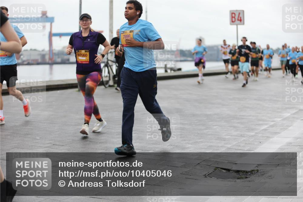 13.09.2026 - Kiel Lauf Andreas Tolksdorf http://msf.ph/oto/10405046 13.09.2026 11:06:15 Kiellinie 10560, 7890, 4 meine-sportfotos.de
