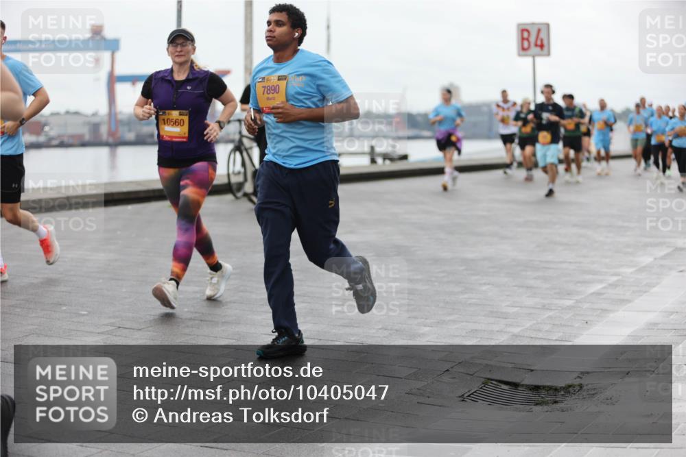 13.09.2026 - Kiel Lauf Andreas Tolksdorf http://msf.ph/oto/10405047 13.09.2026 11:06:15 Kiellinie 10560, 39, 7890, 4 meine-sportfotos.de