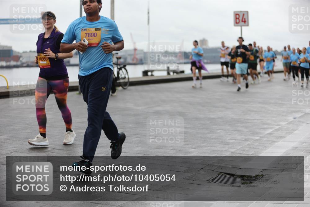 13.09.2026 - Kiel Lauf Andreas Tolksdorf http://msf.ph/oto/10405054 13.09.2026 11:06:16 Kiellinie 10560, 38, 7890, 4 meine-sportfotos.de