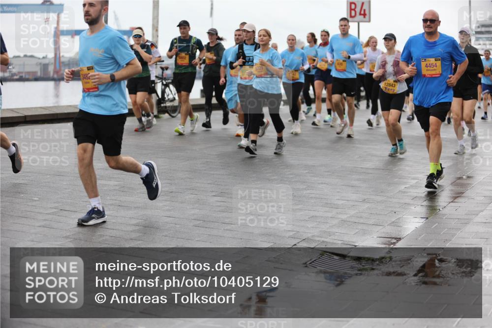 13.09.2026 - Kiel Lauf Andreas Tolksdorf http://msf.ph/oto/10405129 13.09.2026 11:06:21 Kiellinie 4, 5729, 12843, 4454 meine-sportfotos.de